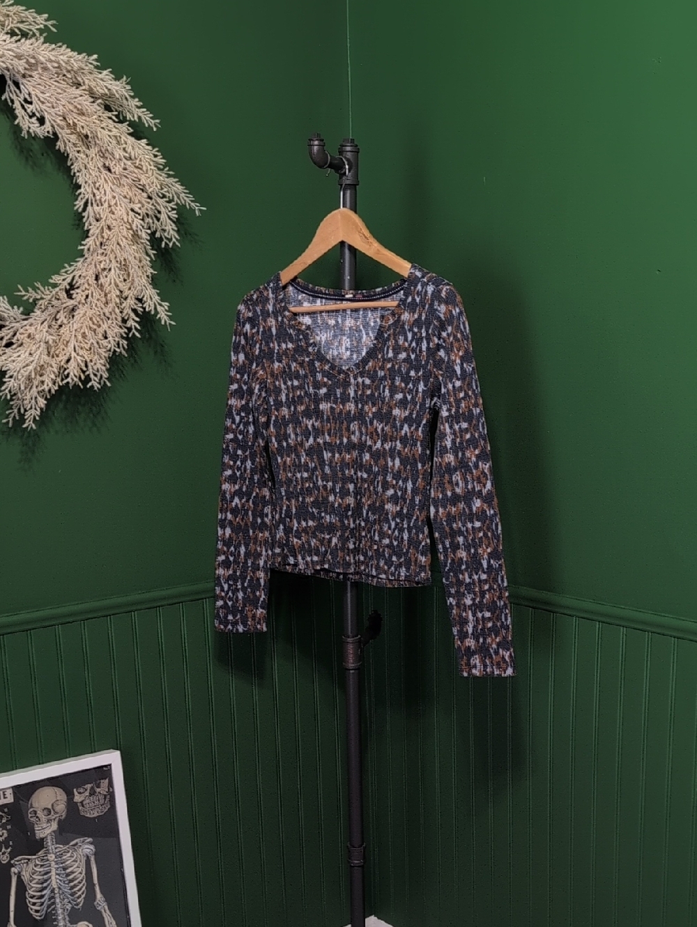 Anthropologie Leopard cropped thermal shirt S